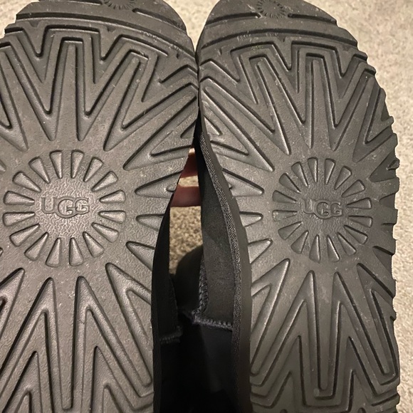 UGG Boots size 6 - Picture 4 of 5